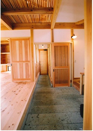 真壁の家の廊下